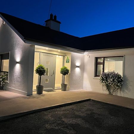 The Hillcrest, Luxury Accommodation In Castleblayney Town Exterior photo